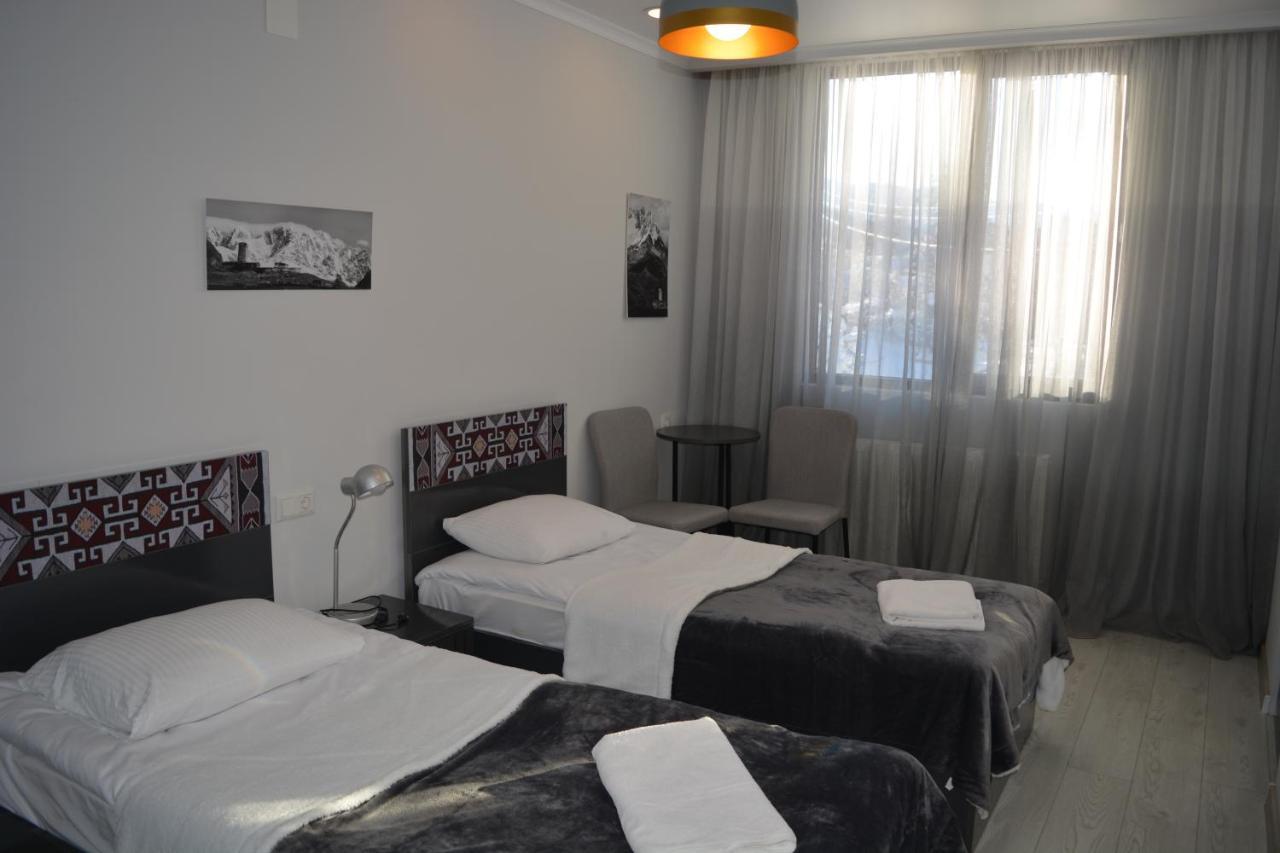 Guesthouse Of Manoni Ratiani Mestia Ngoại thất bức ảnh