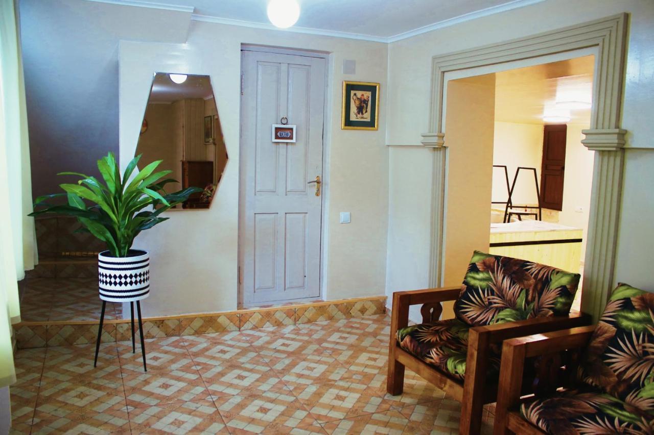 Guesthouse Of Manoni Ratiani Mestia Ngoại thất bức ảnh