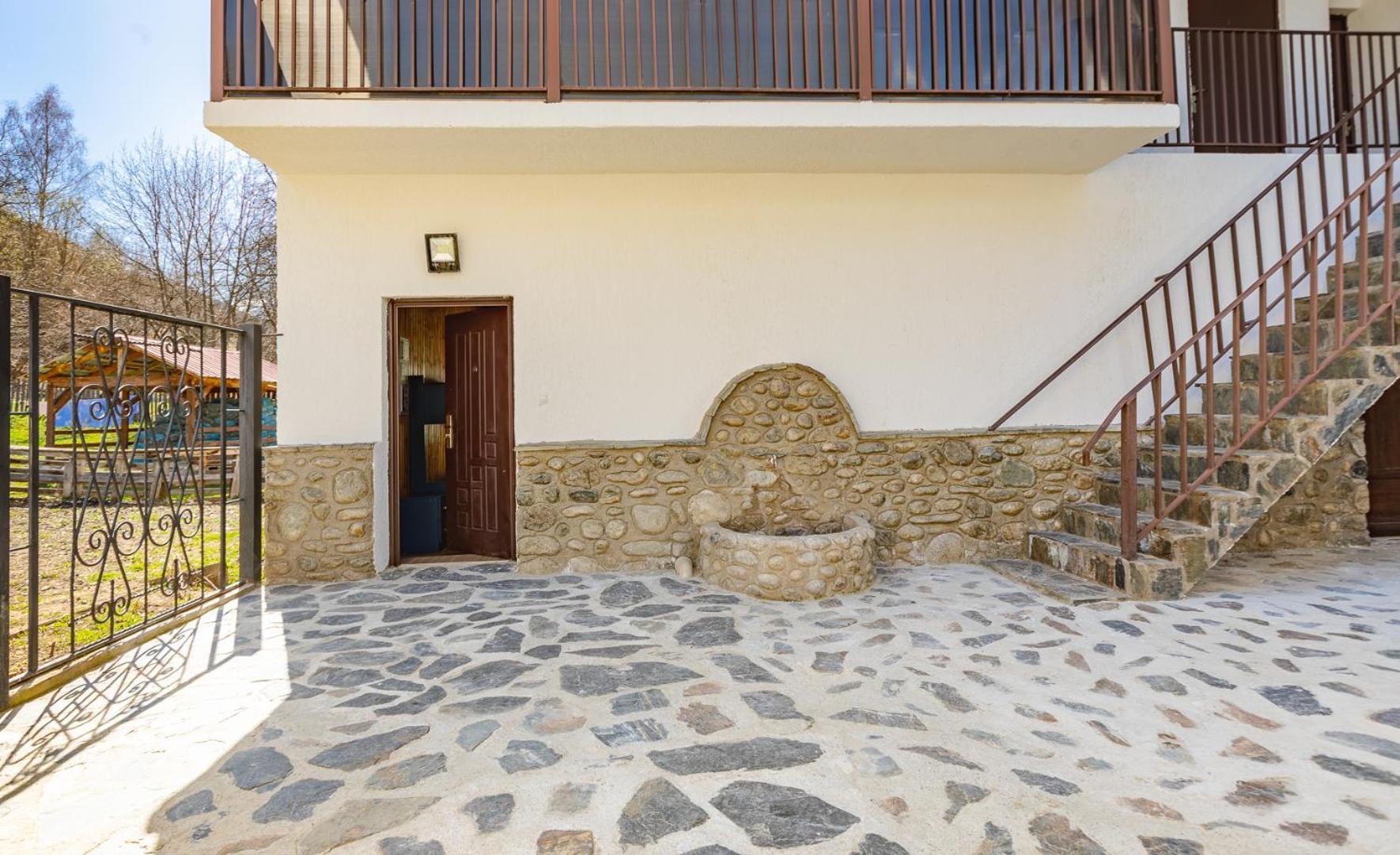 Guesthouse Of Manoni Ratiani Mestia Ngoại thất bức ảnh
