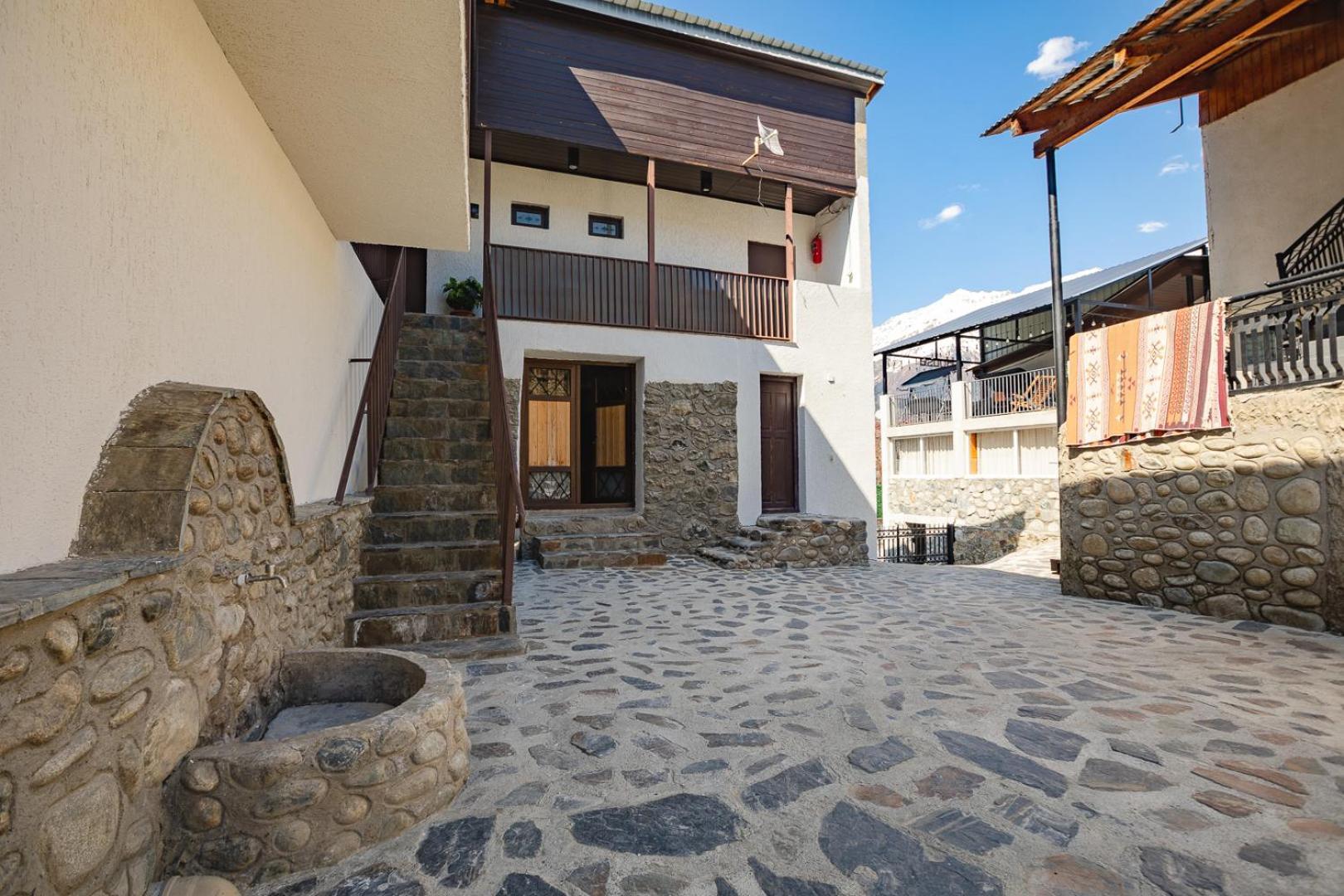 Guesthouse Of Manoni Ratiani Mestia Ngoại thất bức ảnh