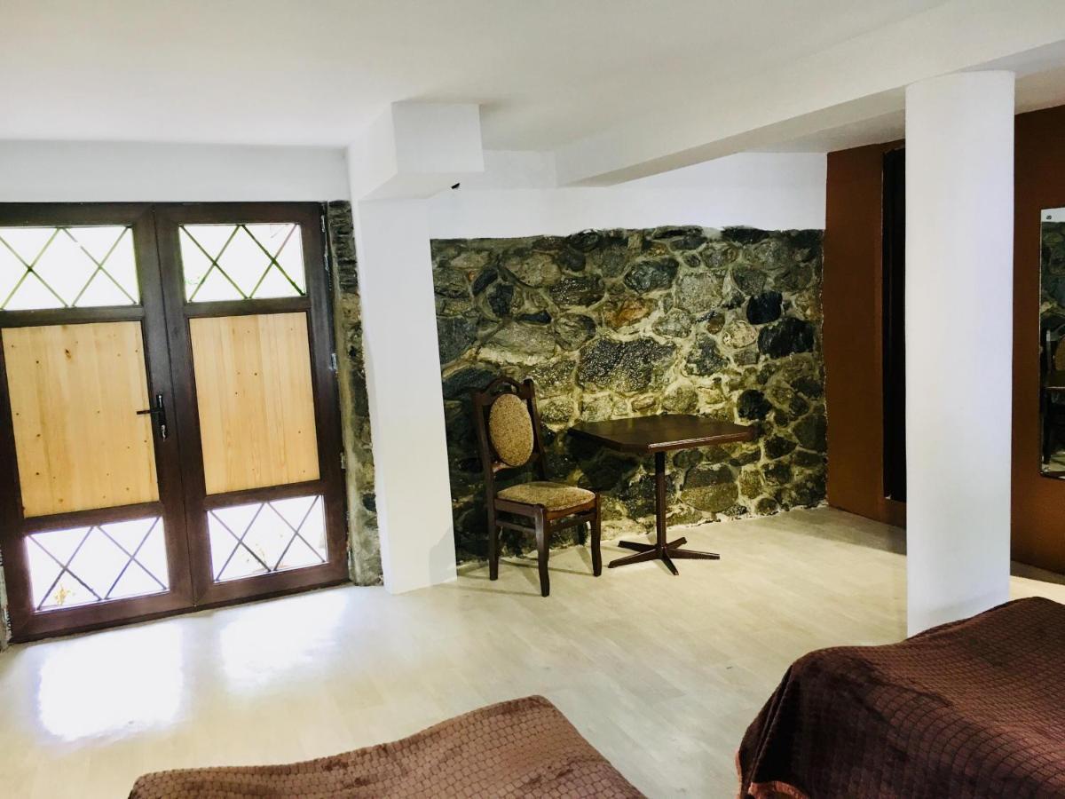 Guesthouse Of Manoni Ratiani Mestia Ngoại thất bức ảnh